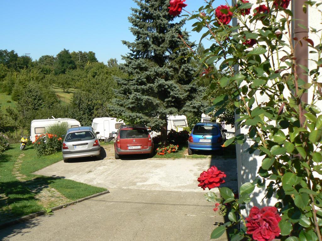 Auto-Chatka Sandomierz Esterno foto